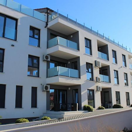Apartmani Uwe 班约勒 外观 照片