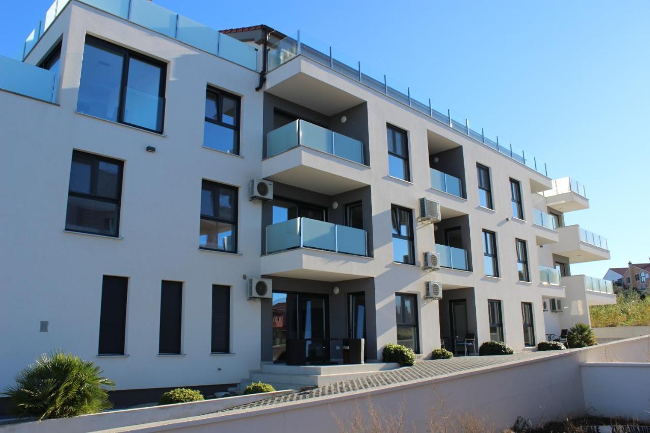 Apartmani Uwe 班约勒 外观 照片