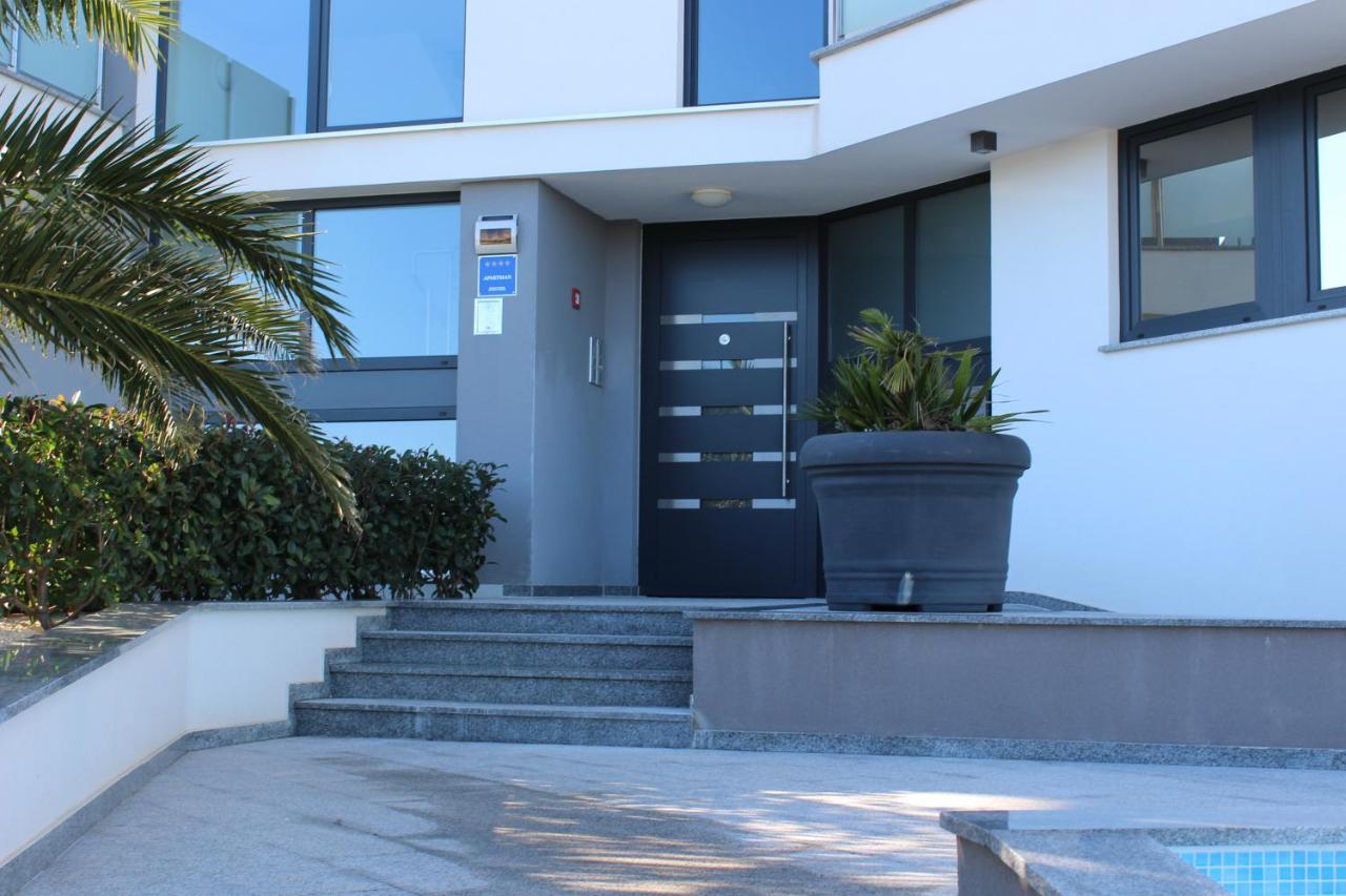 Apartmani Uwe 班约勒 外观 照片