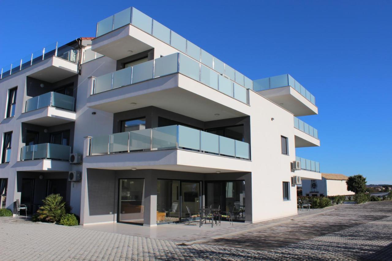 Apartmani Uwe 班约勒 外观 照片